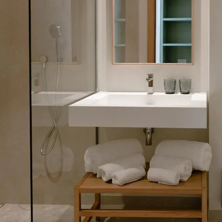 Plaza 3* Εστεπόνα