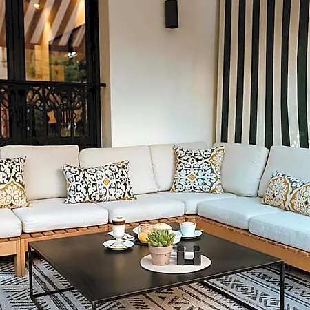 Plaza 3* إِستيبونا