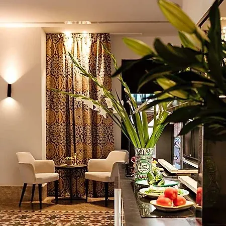 Plaza فندق إِستيبونا