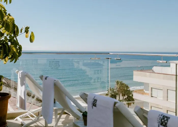 Plaza 3* Εστεπόνα