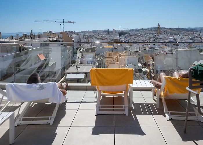 Plaza 3* Εστεπόνα