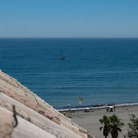 فندق Plaza إِستيبونا